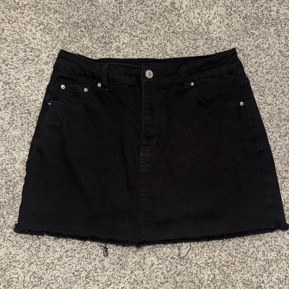 Chic Black Denim Skort